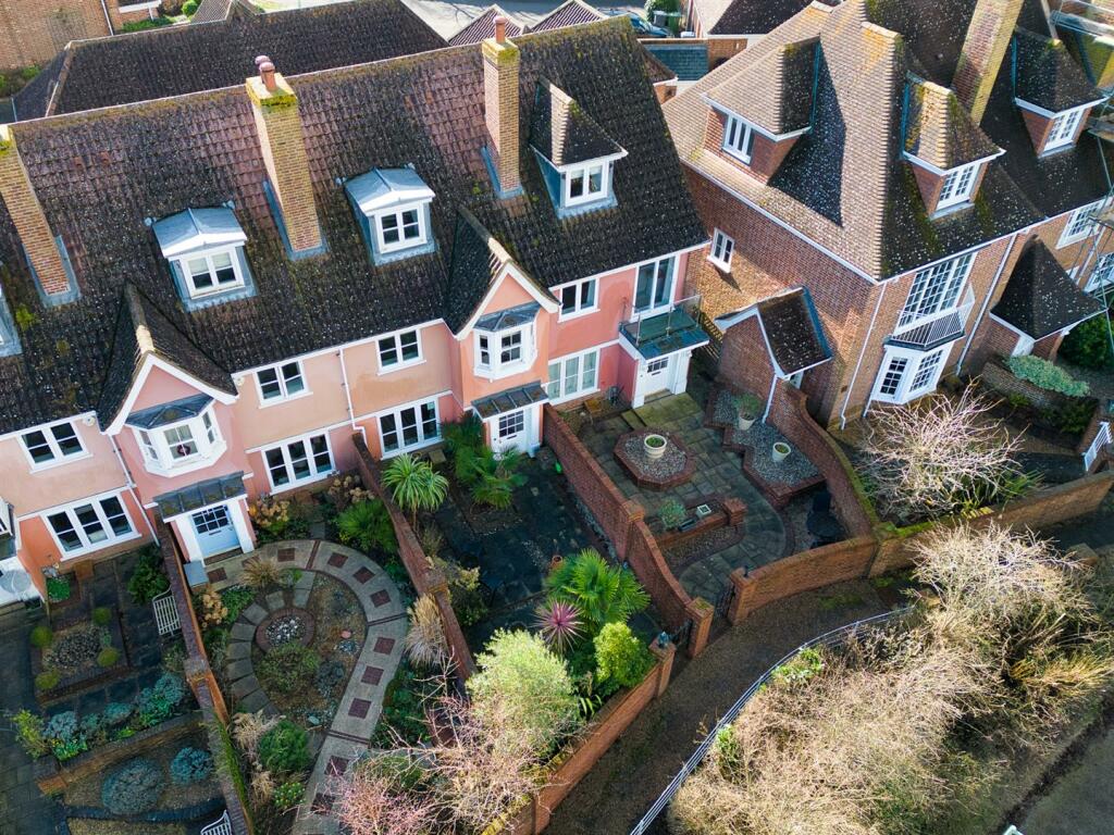 6 Willows Green (3).jpg
