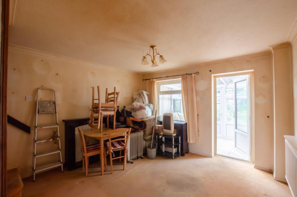 12 Cherry Tree Close - TPS Bodmin 01208 74182-1