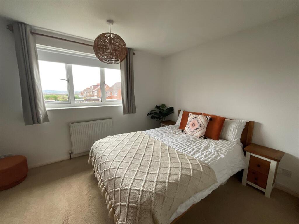 14 Frank Booton bedroom.jpg