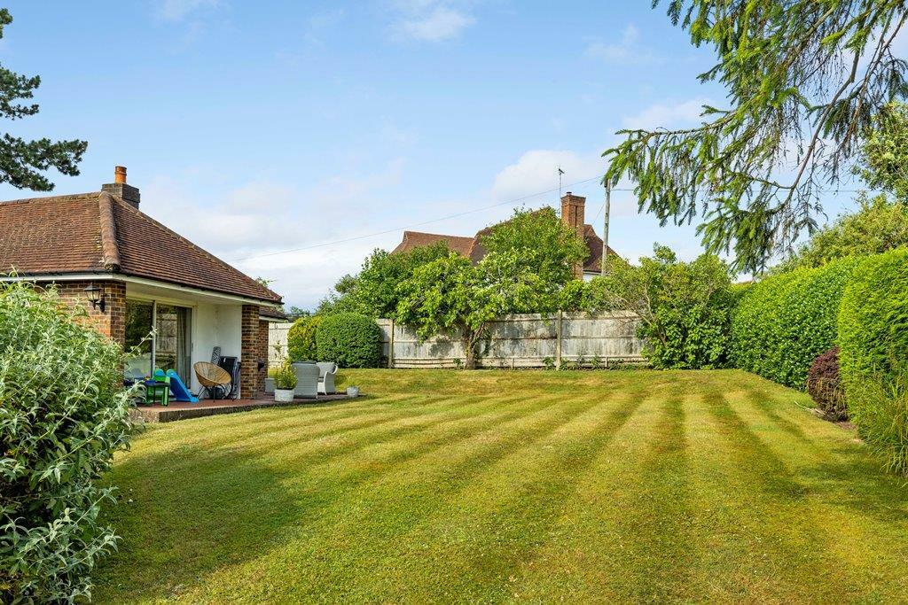 3 Elm Close, Leatherhead, Surrey, KT22 8HA-13.jpg