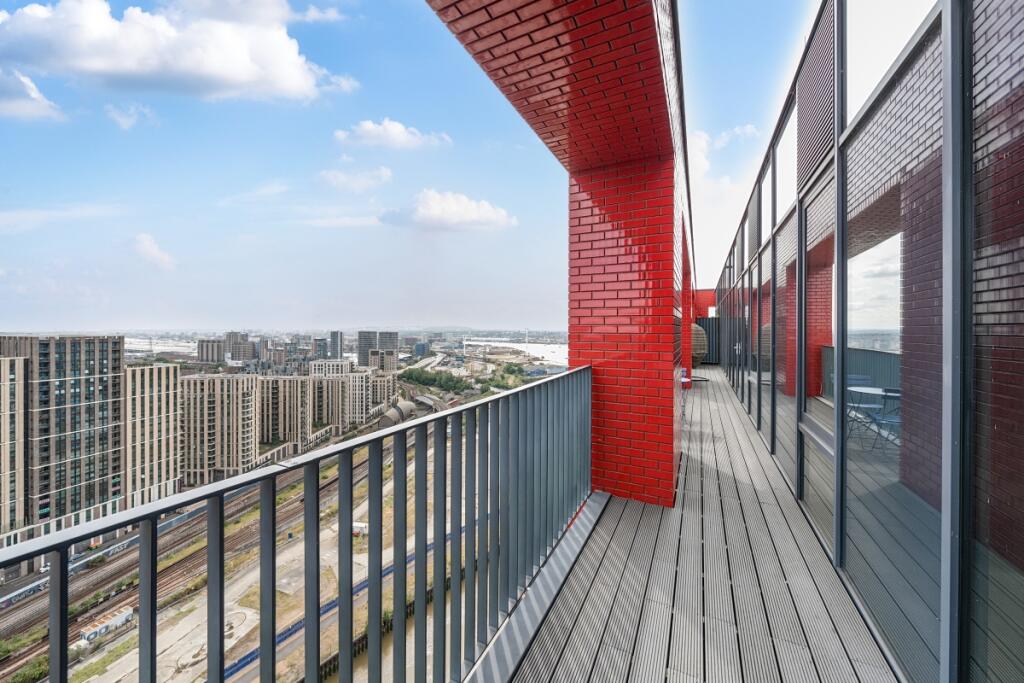 1339565-10-6895df...