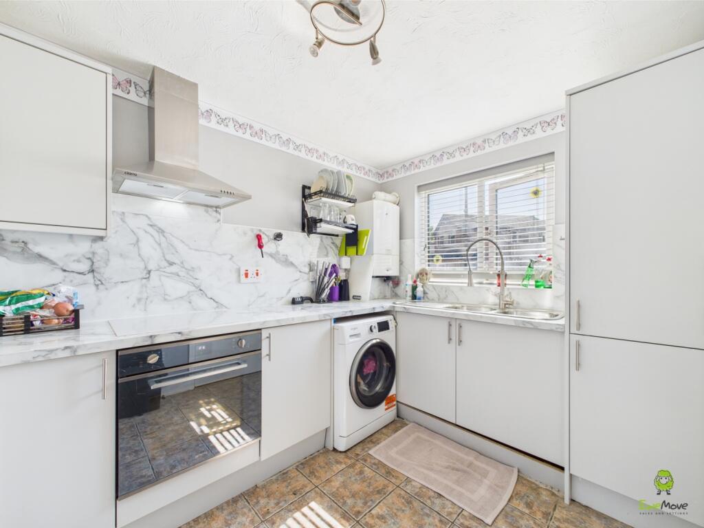 CAM03779G0-PR0228-STILL006