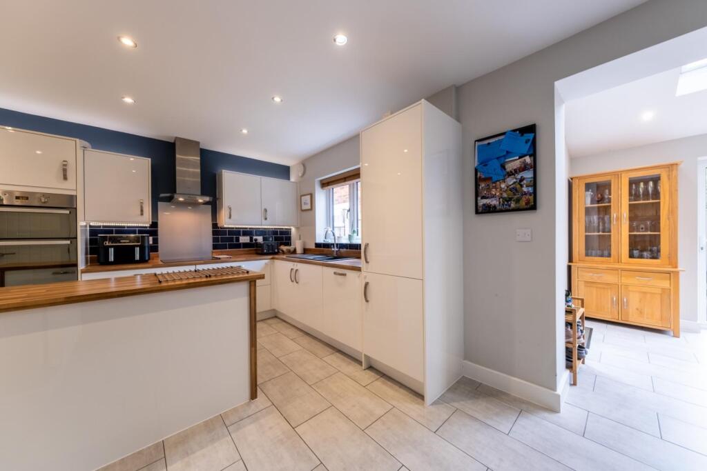 30 Thistle Close-016.jpg