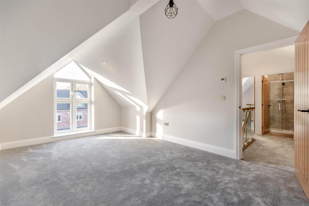 8672135-interior30.jpg