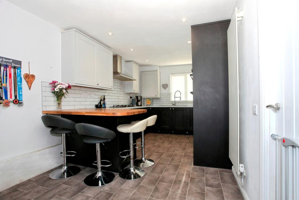 Kitchen / Breakfast Room