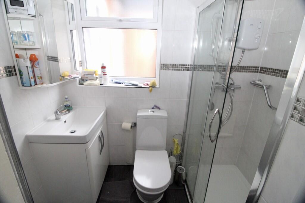 C0F352DB-0E4A-452...