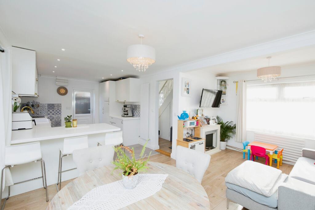 Lounge Diner Kitchen