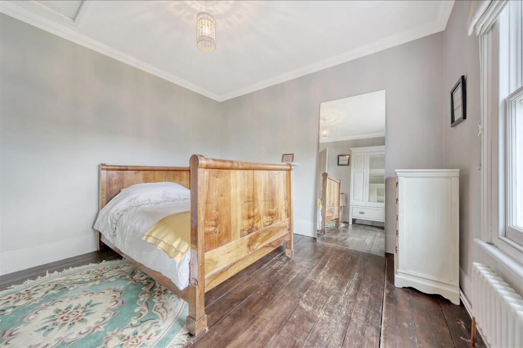 8v8a2405_7 copy 2.jpg