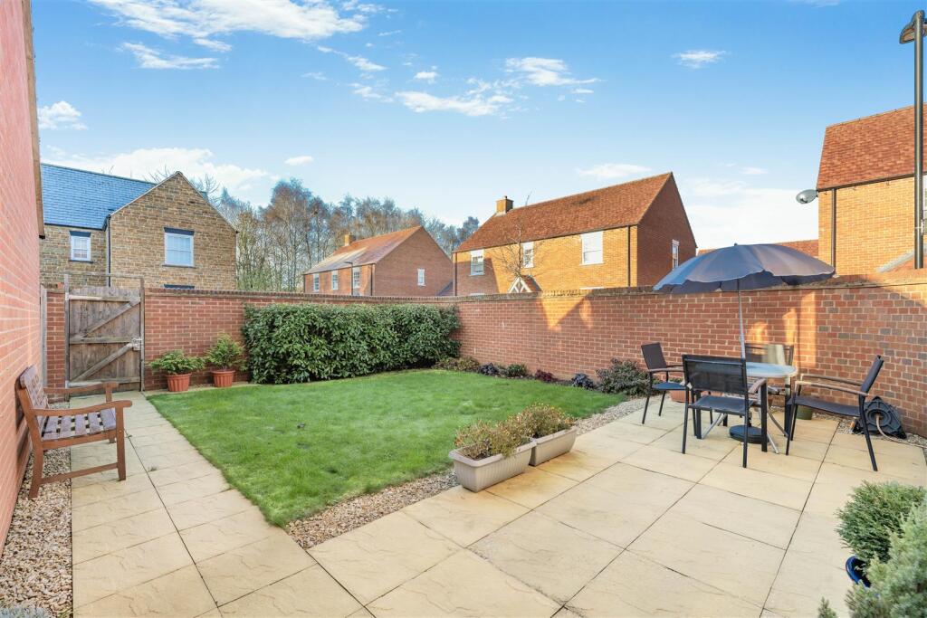 26 Flux Drive, Deddington-14.jpg