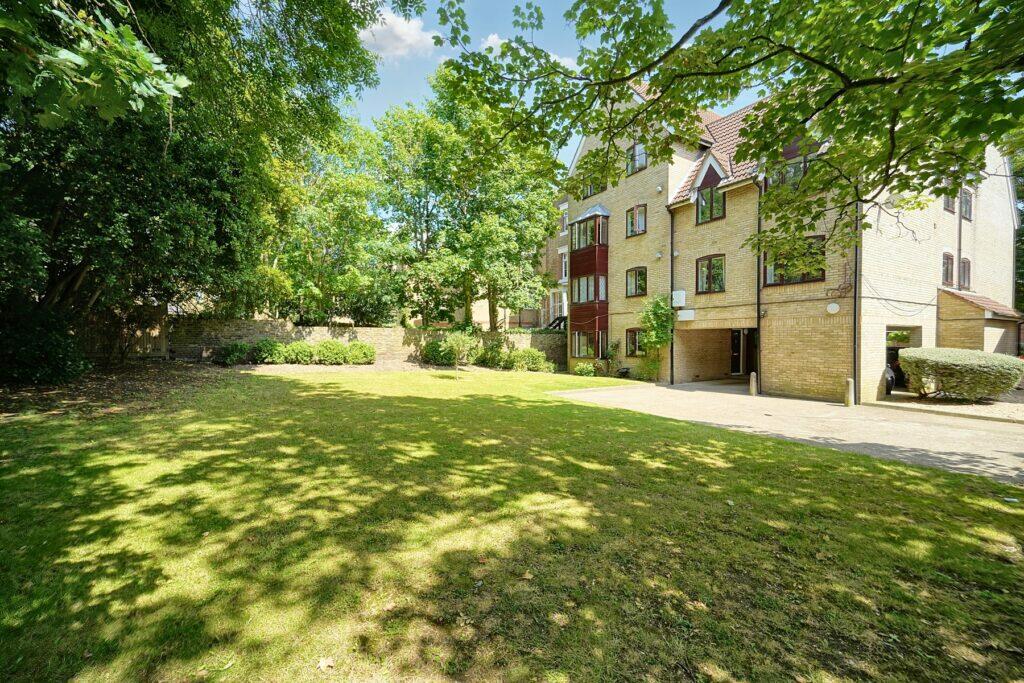 Wyndham Lodge, 24, The Grove, Isleworth - Beautiful Garden Overview