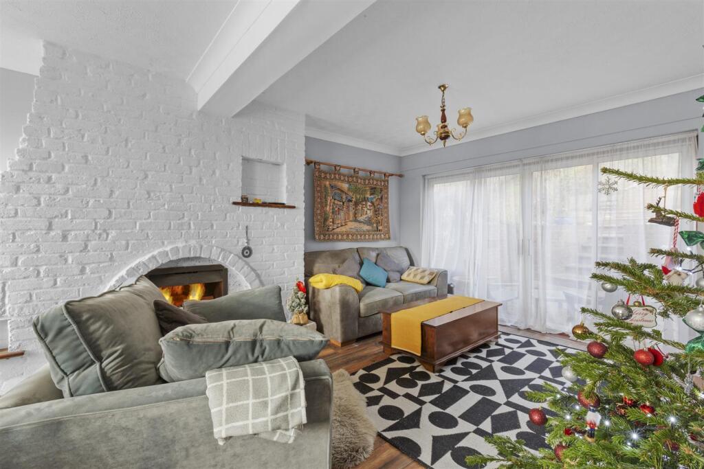 40 White Close, HP13 5NG-8.jpg