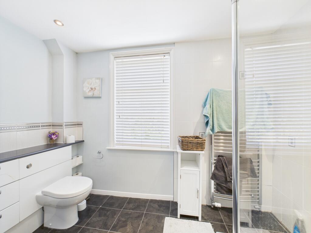 CAM01740G0-PR0419-STILL008