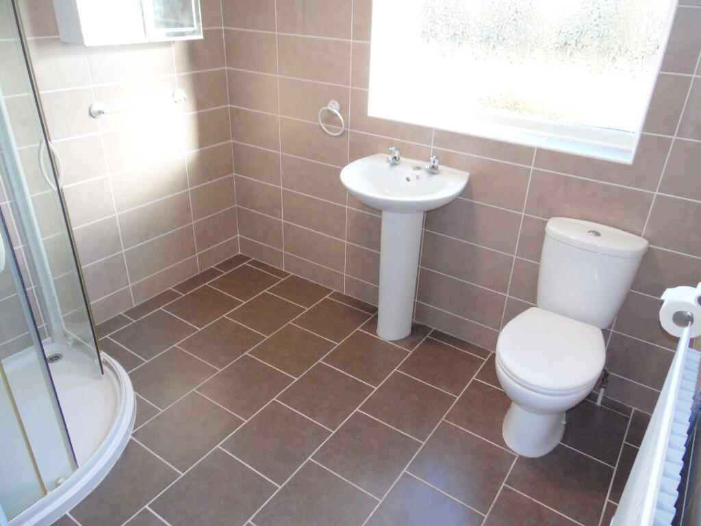SHOWER ROOM