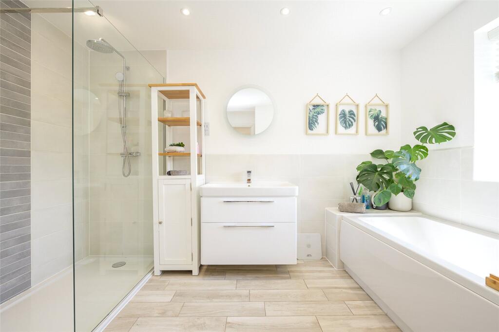Master En-Suite