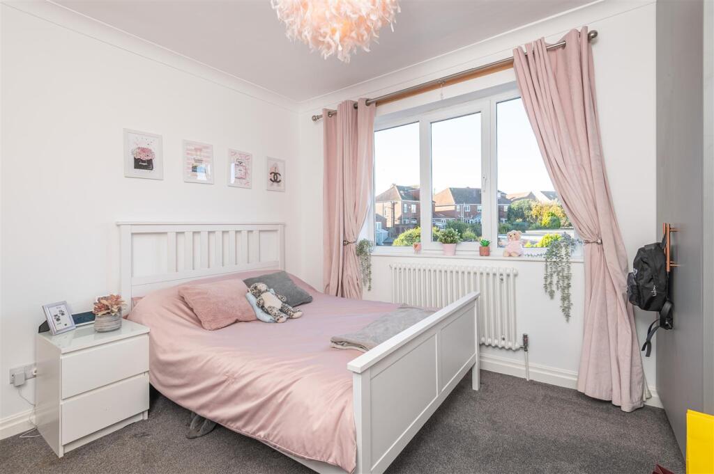 46 - 23 Queens Drive S75 2QQ.jpg