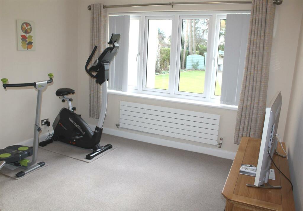 BEDROOM 3 (GYM)