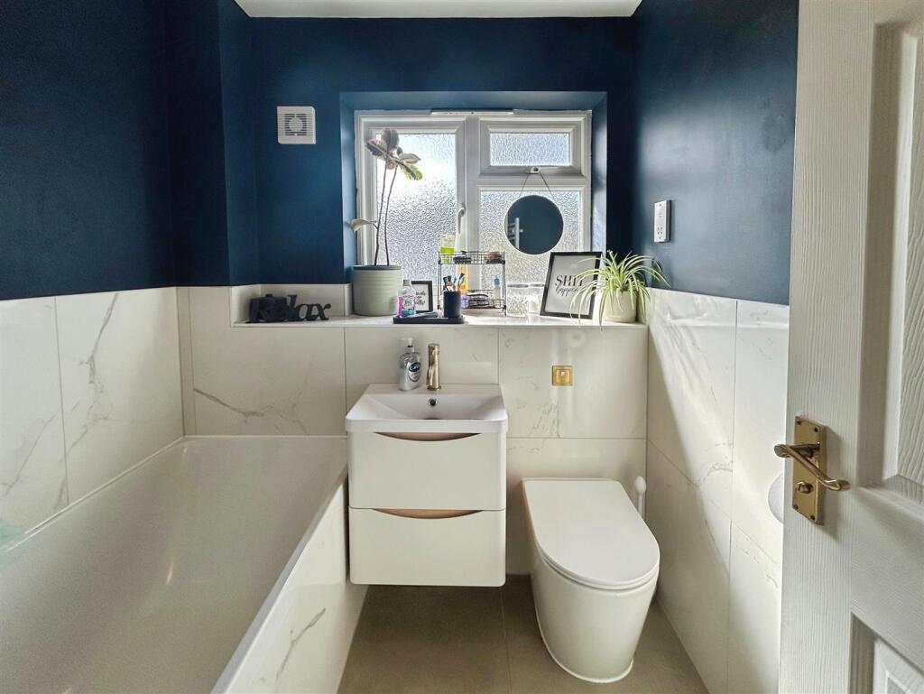 495560a4--4C7F-817E-5711C9E7AFAB-42320-000021FE09A