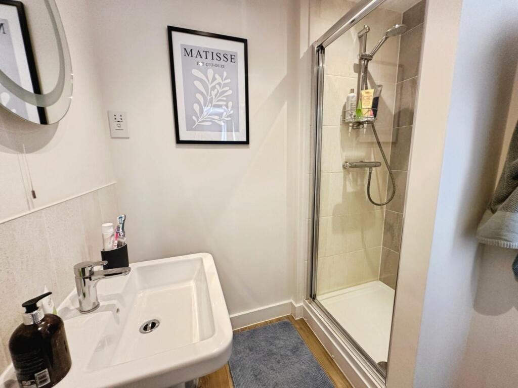 Ensuite shower room