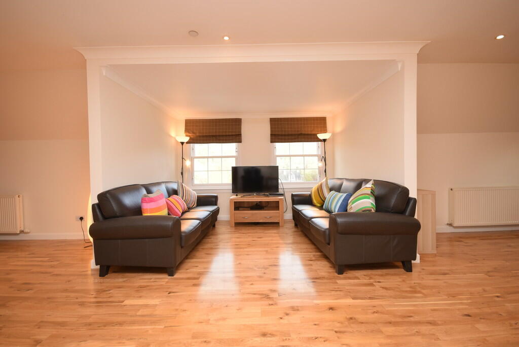 LOUNGE 1