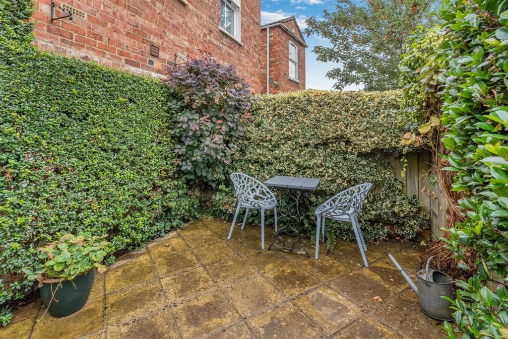 25 Merton Street, Banbury-10.jpg