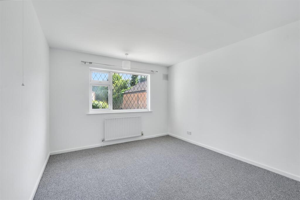 Bedroom 1_1.jpeg