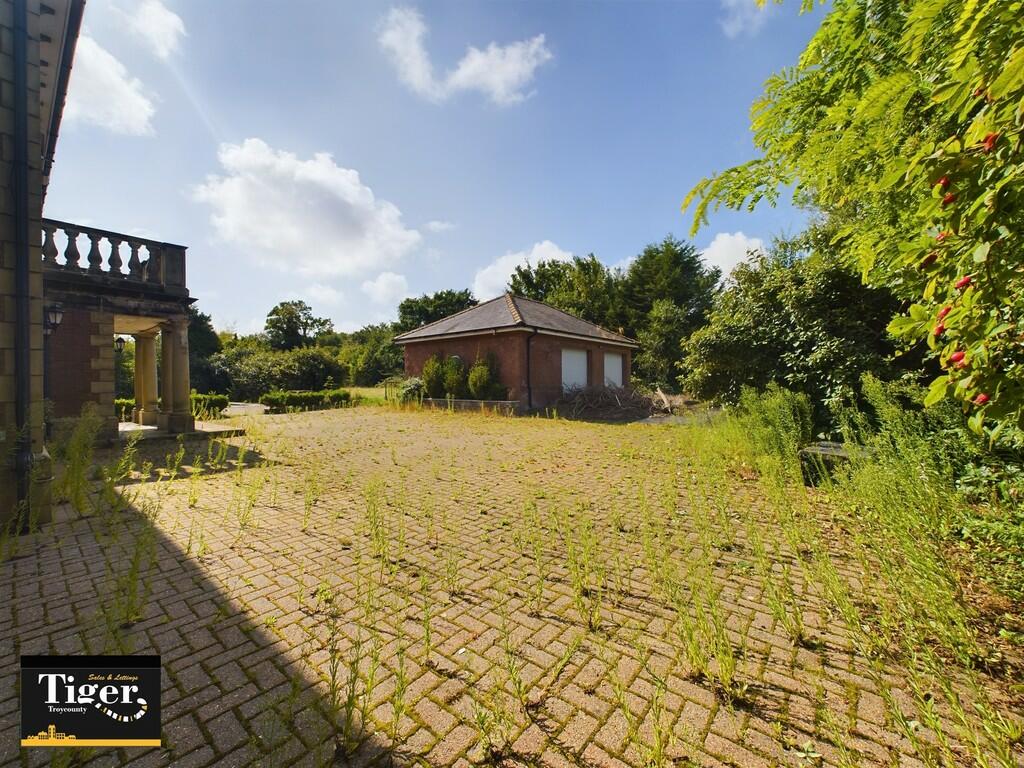 CAM02176G0-PR0329...