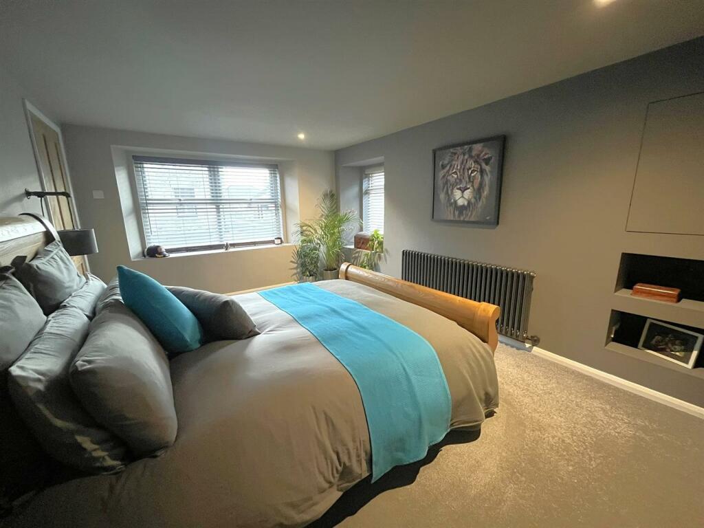 BEDROOM 1