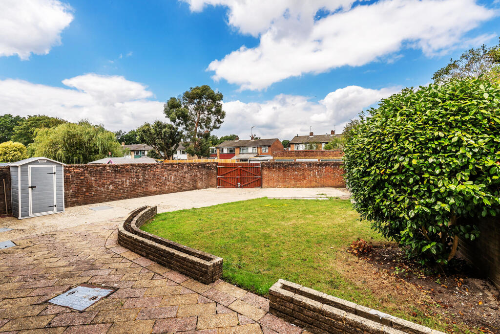 31-Pollards-Oak-Road-2