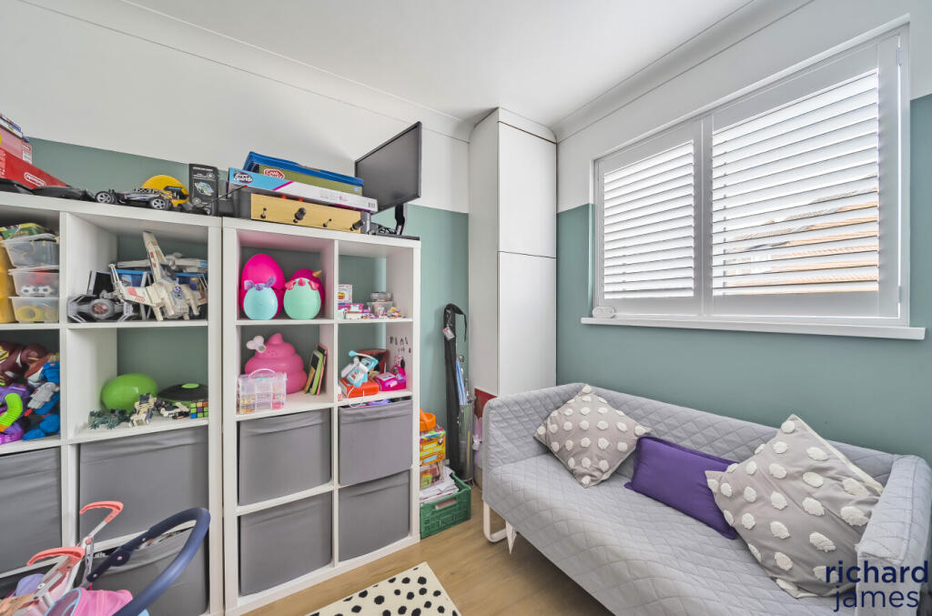 61c7a3a54aa0499d81e09c56b1d786a7