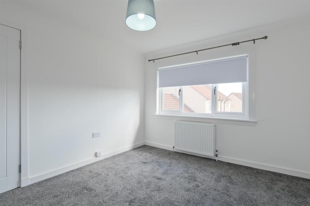 013-1 Innellin Crescent, Shotts ML4 4DB.jpg