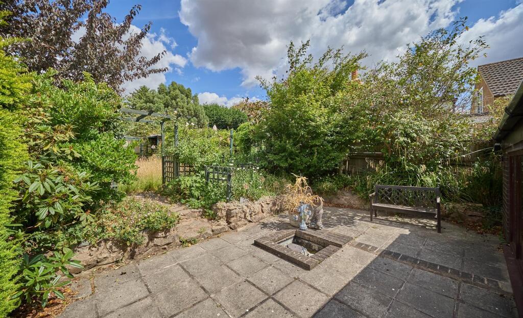 SouthView, Dawsons Lane, BW 14.jpg