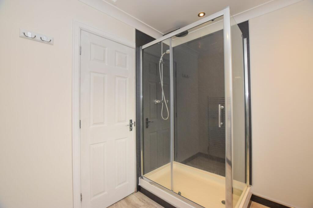 Master En-suite