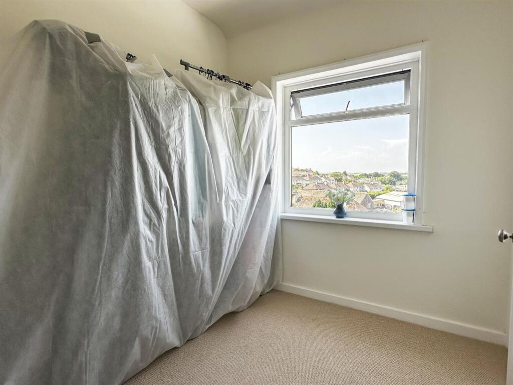 Bed 3.jpg