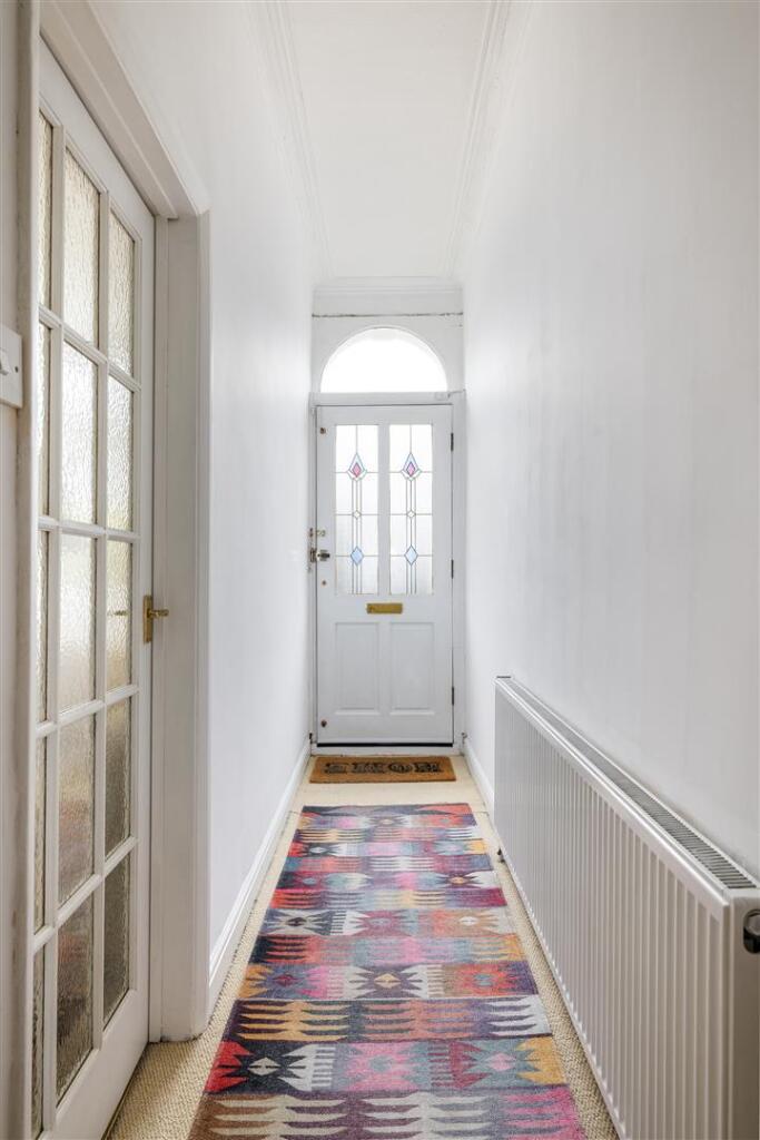 Mulberry Way, E18