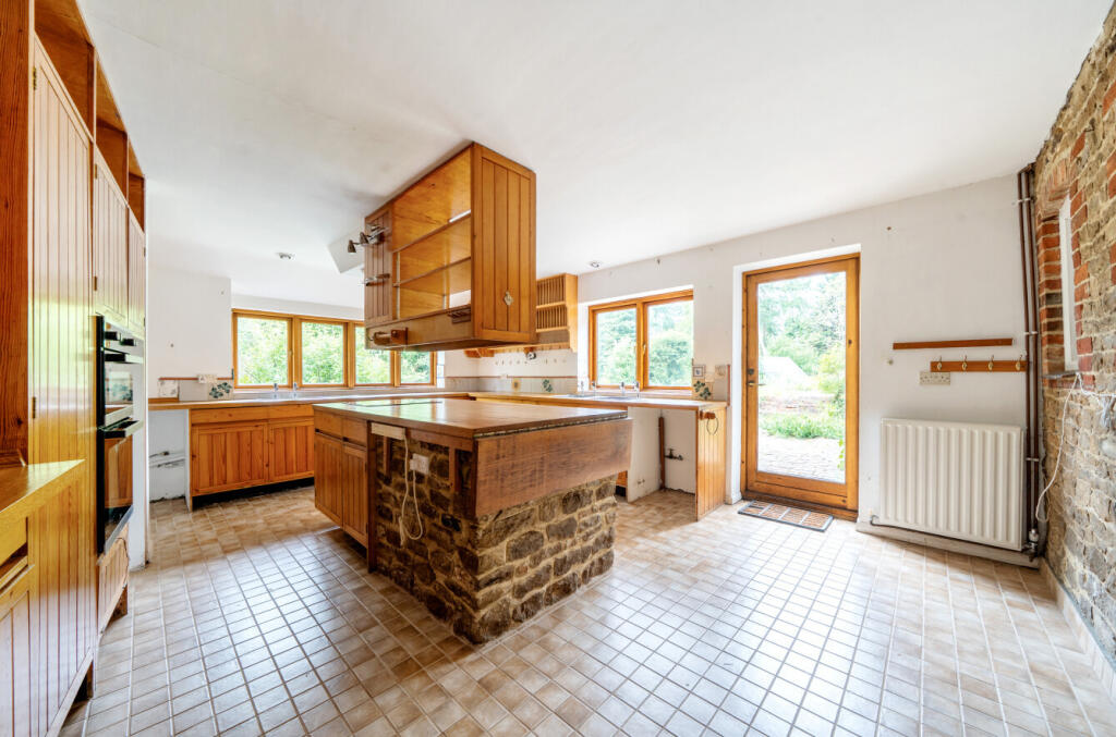 1295112-47-682641...