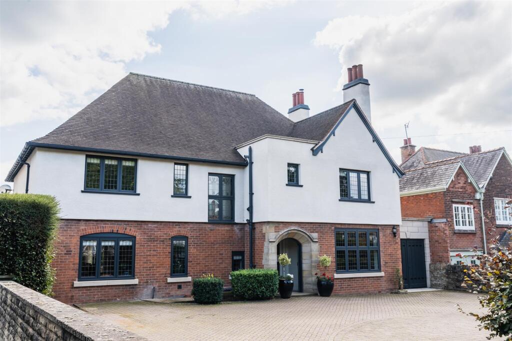 Exterior &amp; Gardens