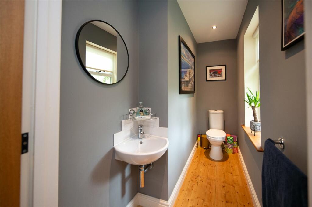 Wc Cloakroom