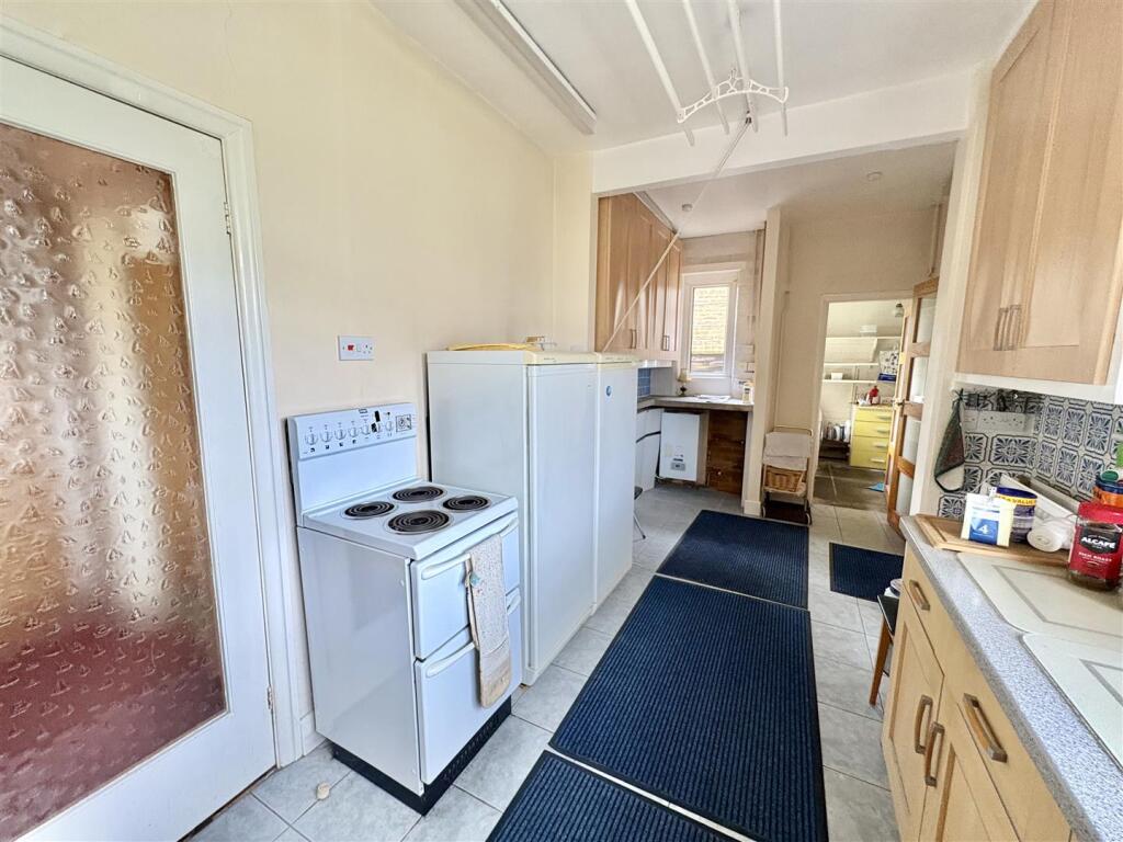 Bramleys Estate Agents - Yew Trees - Southowram (5