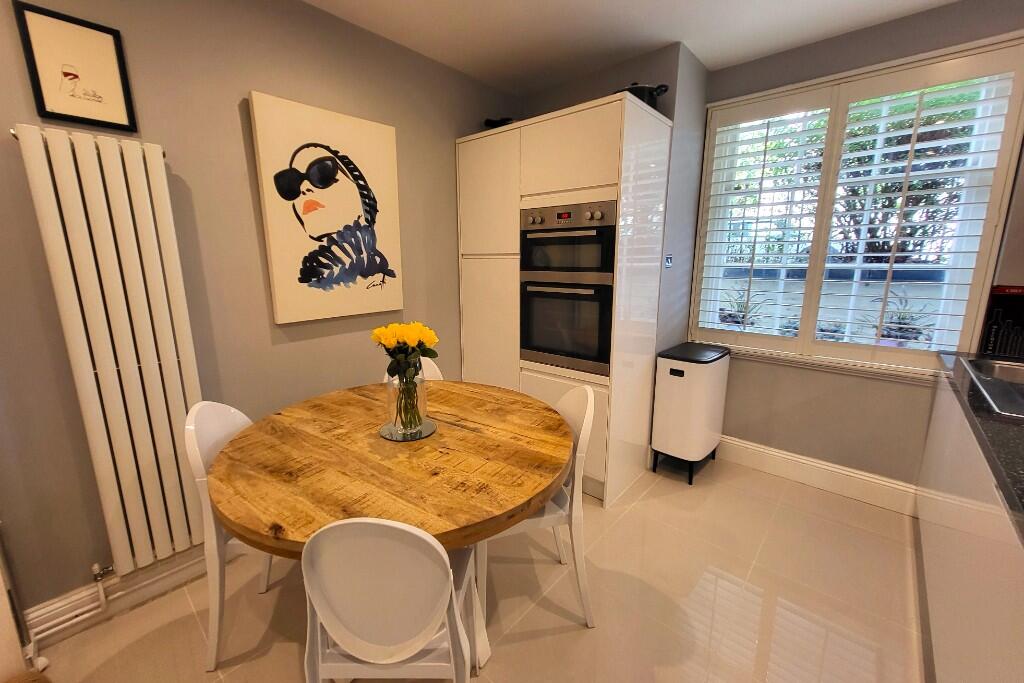 Kitchen / Dining (2)