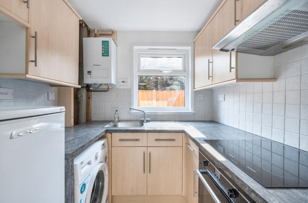 1333159-7-689314b...