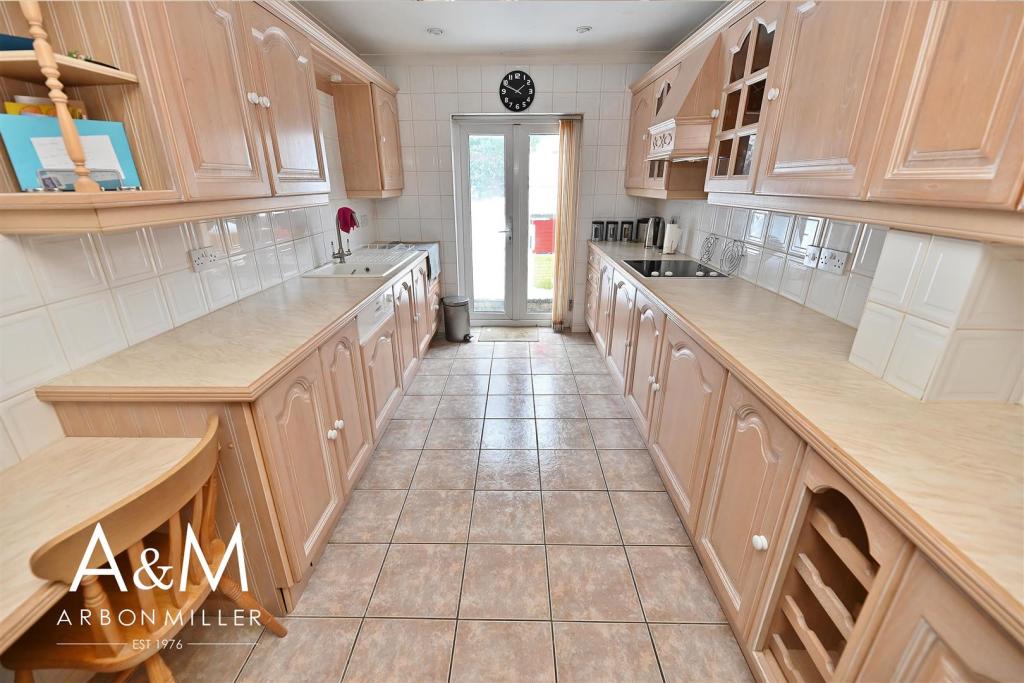 Extended L-Shaped Kitchen