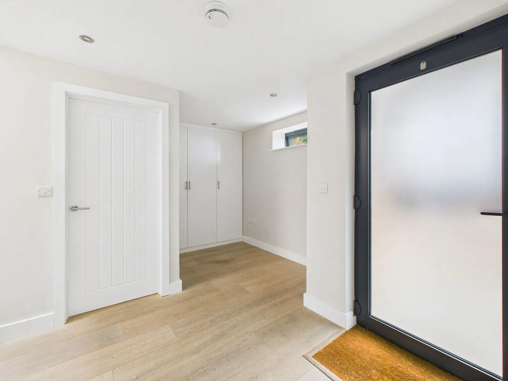 CAM04938G0-PR0271...