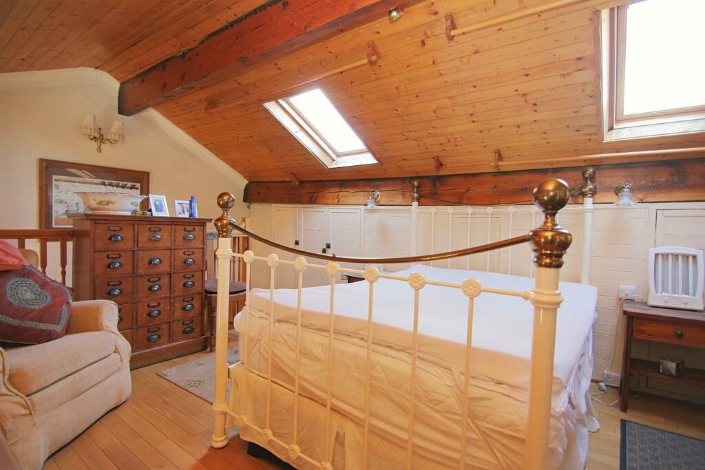 MEZZANINE BEDROOM