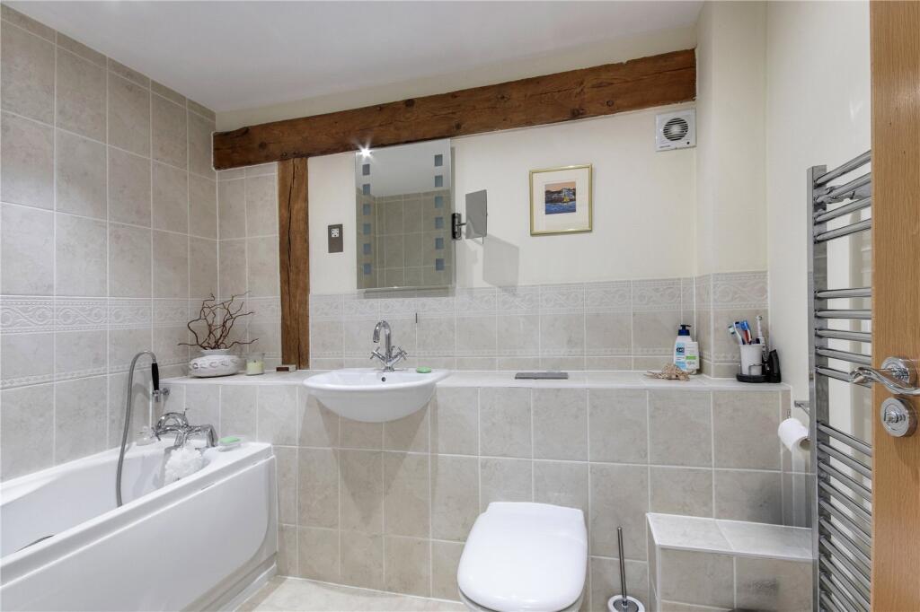 Family Bathrooom