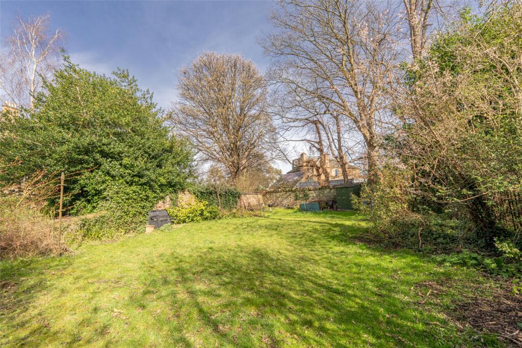 Shared Rear Garden