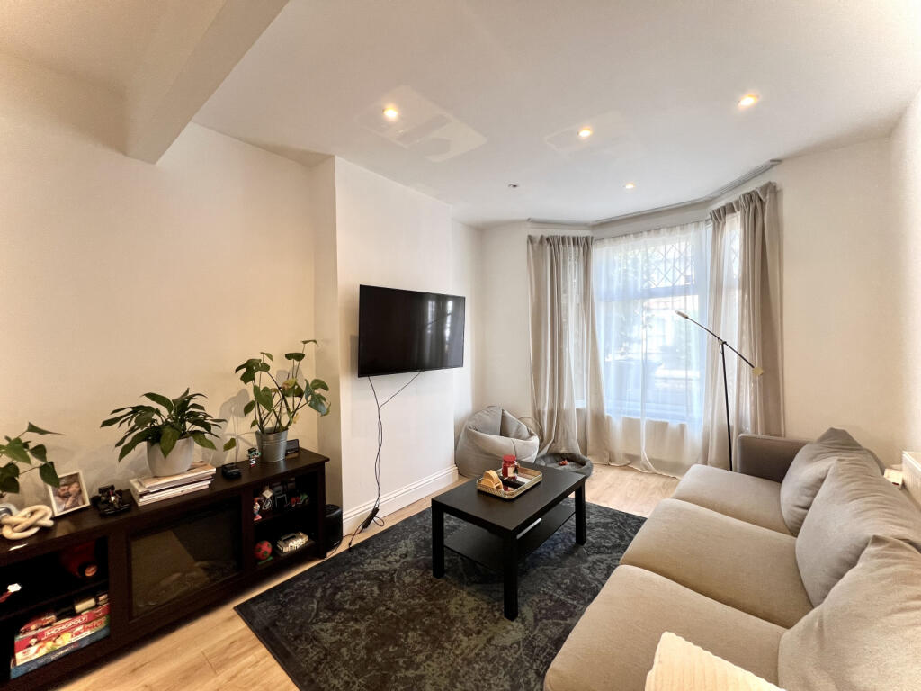 A Beautifully Presented, Modern Two Bedroom House