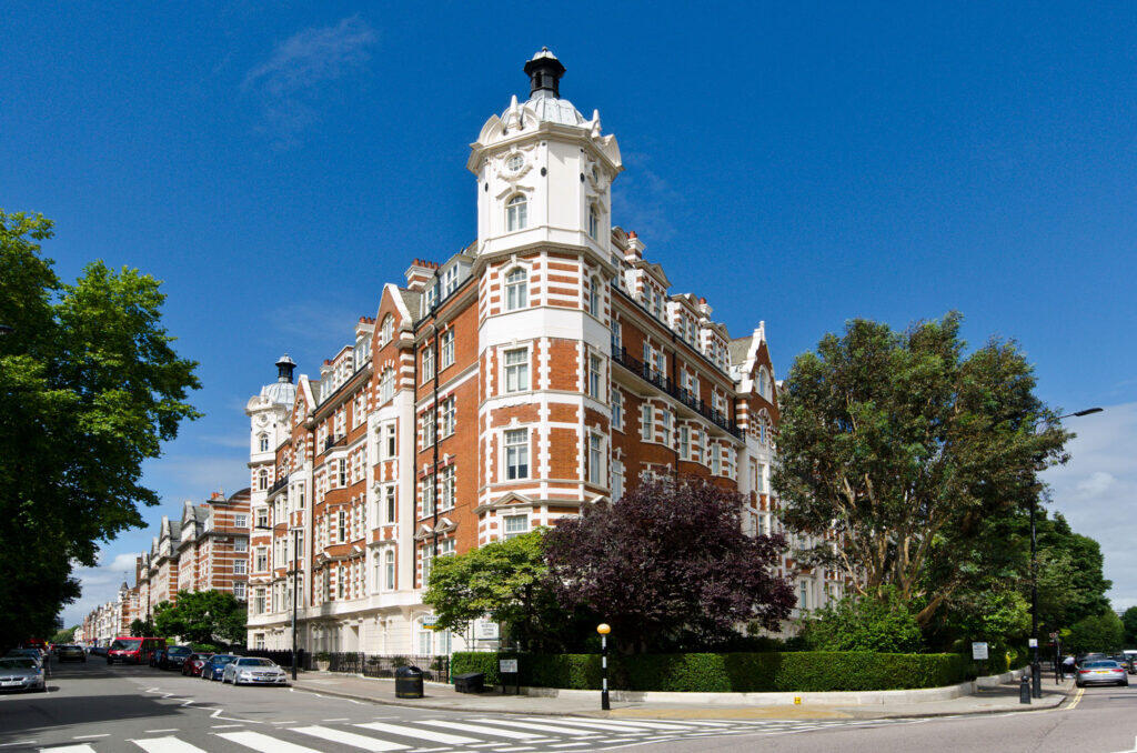 North Gate, Prince Albert Road, London, NW8