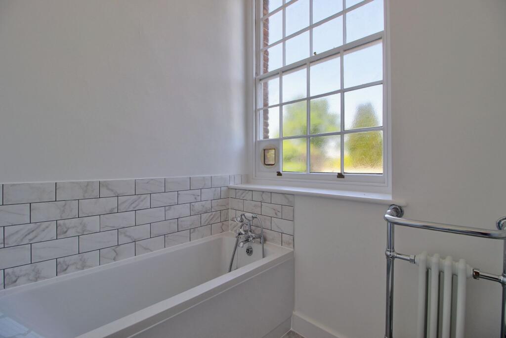 En-suite to Master Bedroom