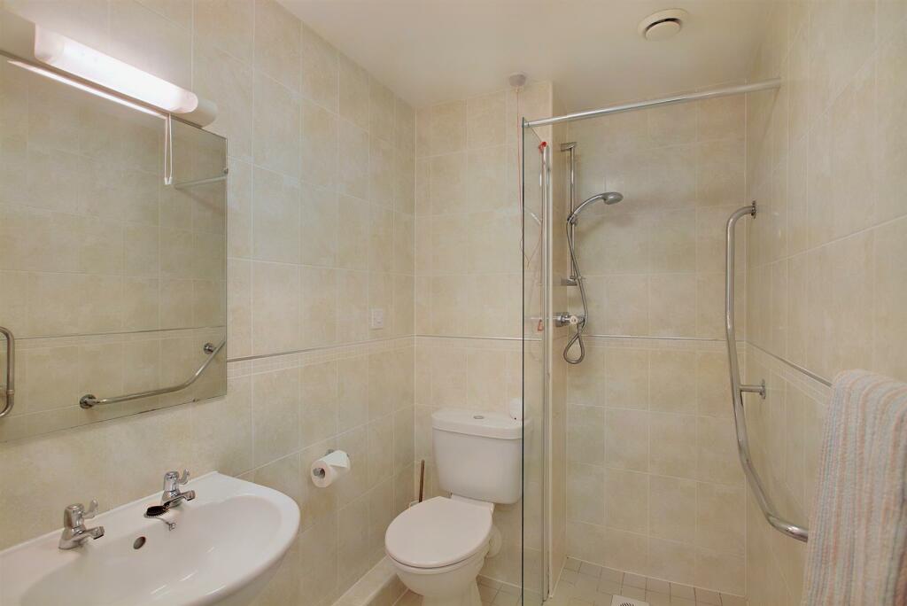 8561013-interior19-800.JPG