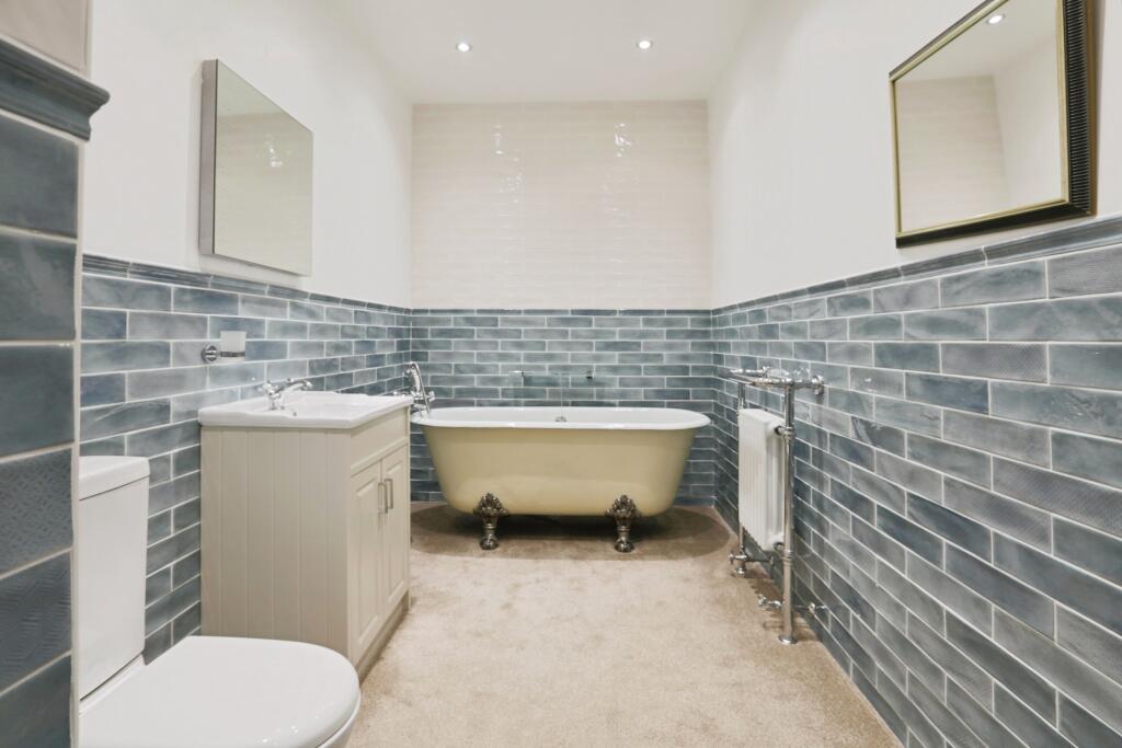 Flat 3, 1 Belvedere Road, Scarborough, YO11 2UU